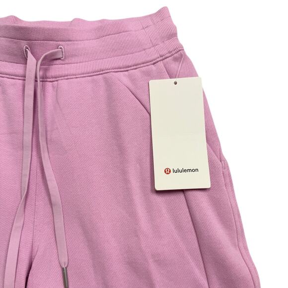 NWT Lululemon Scuba High-Rise Short 5” – Women’s Size 2 – VITP - Picture 3 of 4